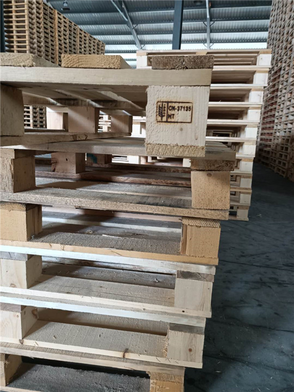 熱處理(lǐ)木(mù)托盤廠家